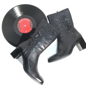Clark’s Artisan Collection Ruffle Black Boot 7.5